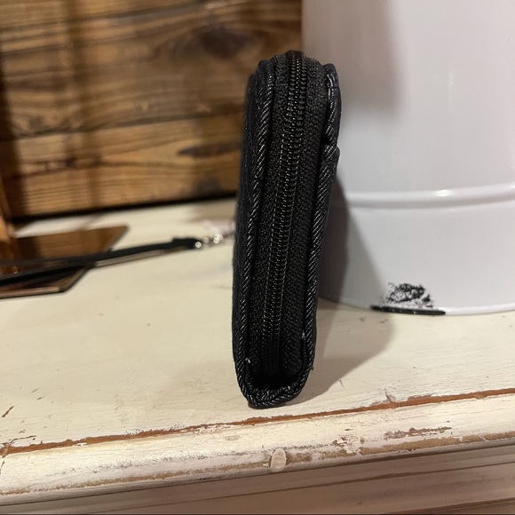 Vera Bradley Iconic 100 RFID Accordion Wallet Wristlet NWT RESTOCKED - Picture 4 of 11